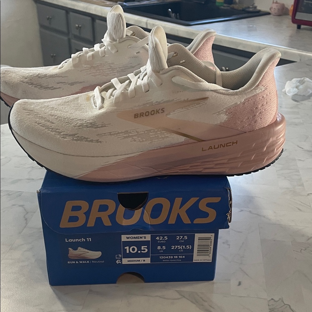 Brooks Women's Launch 10.5 Athletic Shoes - White and Pink